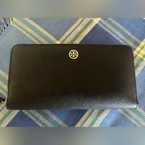 Tory Burch Zip Around Wallet! Looks new